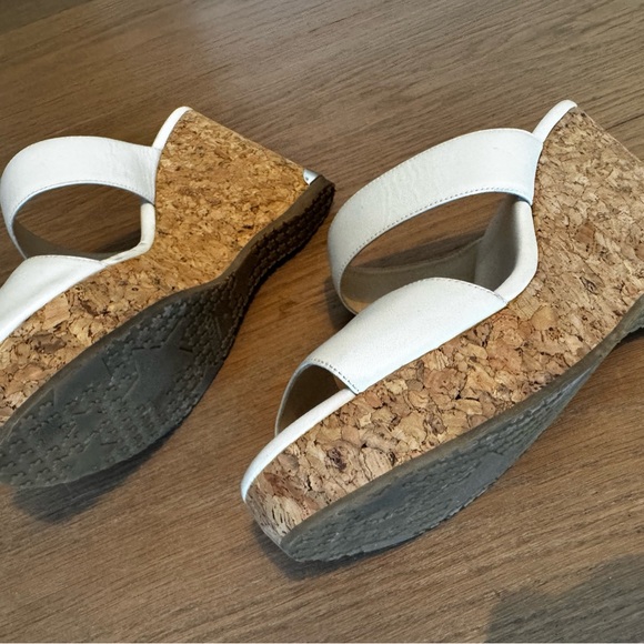 Wedge Sandal from jimmy Choo size 40
Made in Spain. - Picture 4 of 6